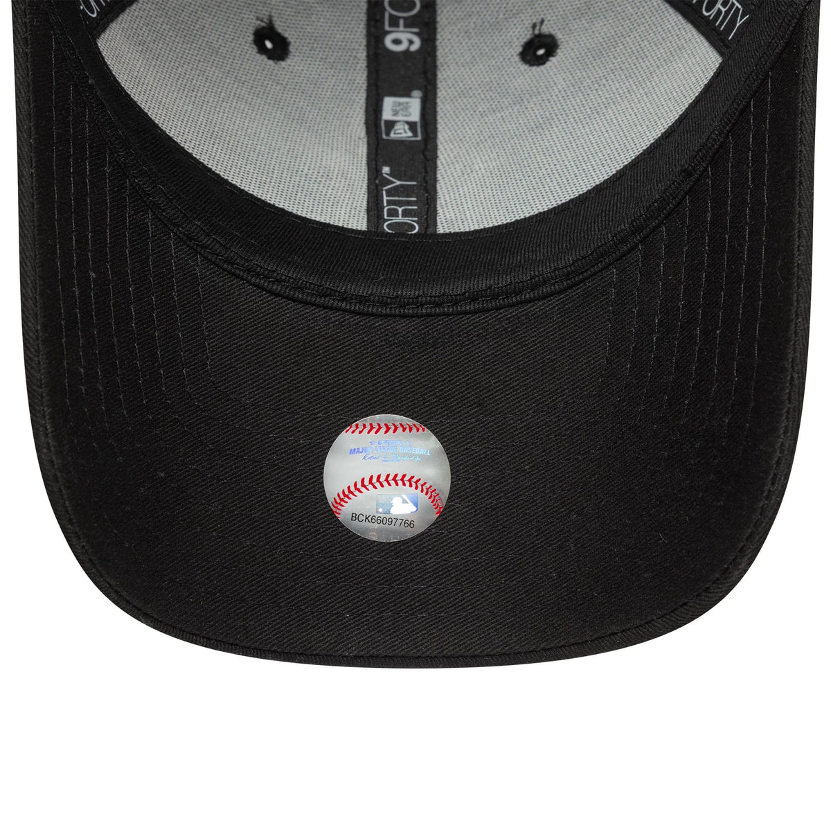 New York Yankees MLB Team Outline Black 9FORTY Adjustable Cap